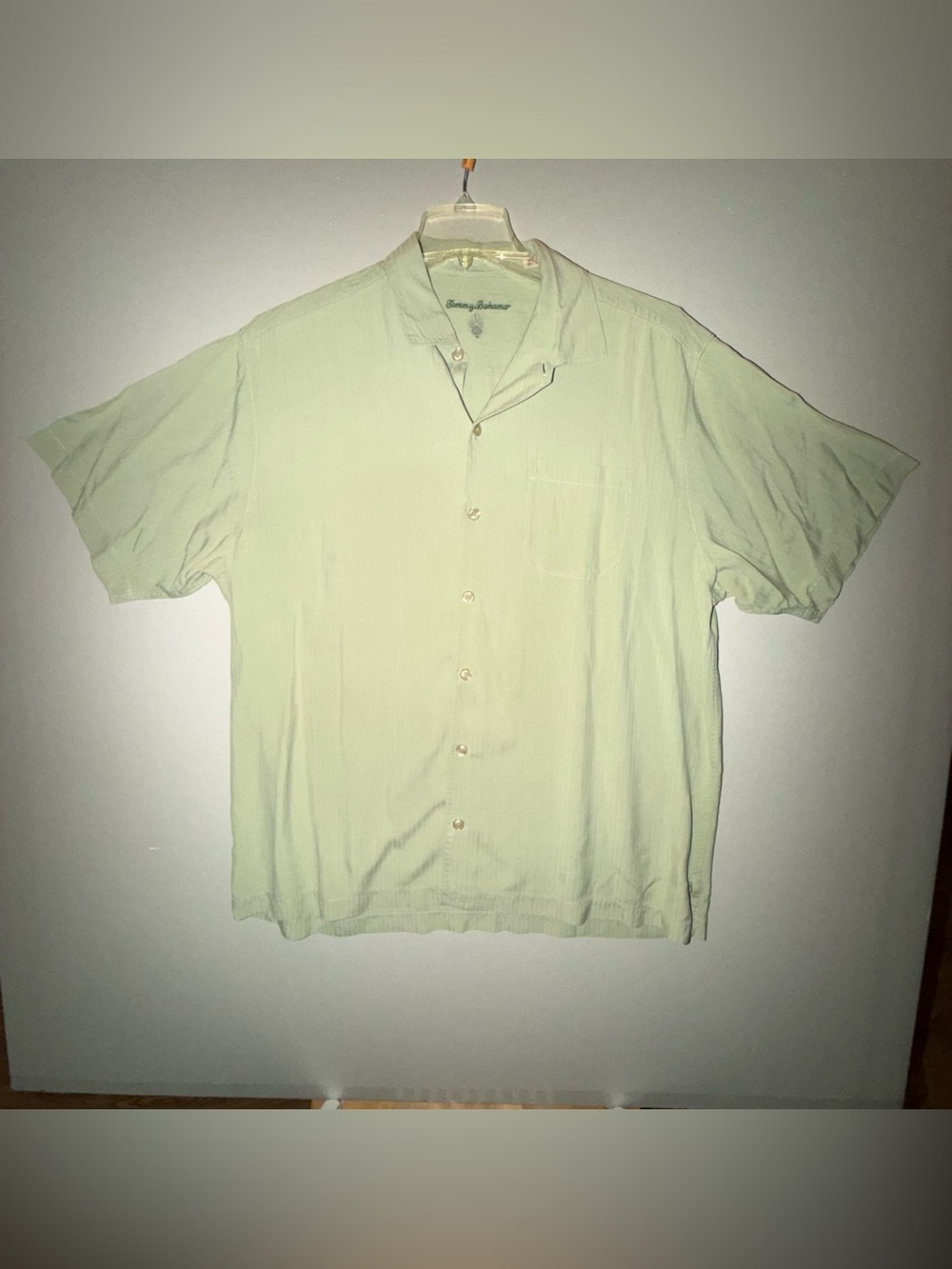 Title 28:Tommy Bahama 100% Silk Camp Shirt XL Green Short Sleeve Casual